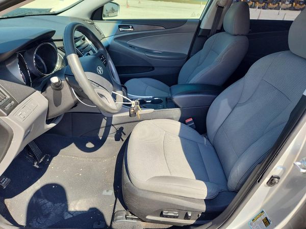2014 HYUNDAI SONATA GLS/ GLS Popular — DENT