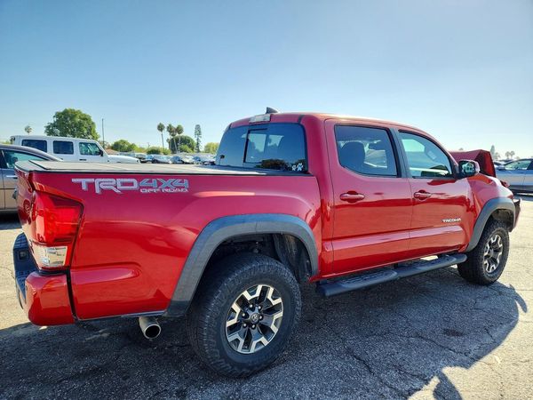 2017 TOYOTA TACOMA