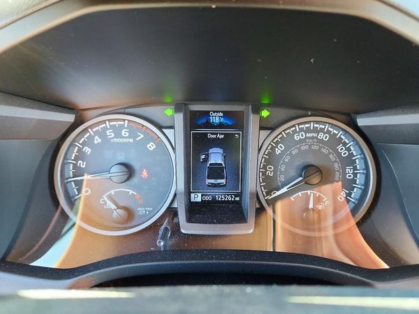 2017 TOYOTA TACOMA