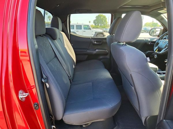 2017 TOYOTA TACOMA