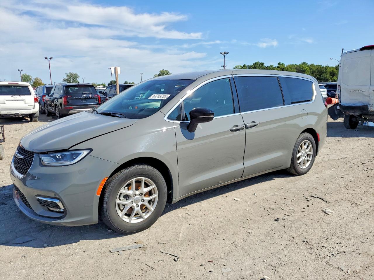 2025 CHRYSLER PACIFICA Select — Front 3/4
