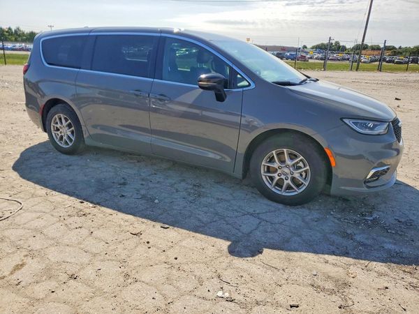 2025 CHRYSLER PACIFICA Select — Passenger 3/4