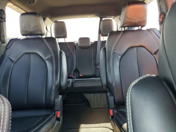 2025 CHRYSLER PACIFICA Select — SUVN
