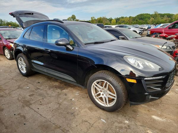 2017 PORSCHE MACAN — Passenger 3/4