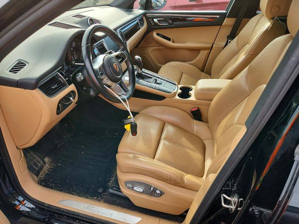 2017 PORSCHE MACAN — DENT