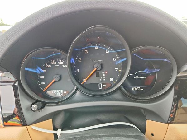 2017 PORSCHE MACAN — ODOM