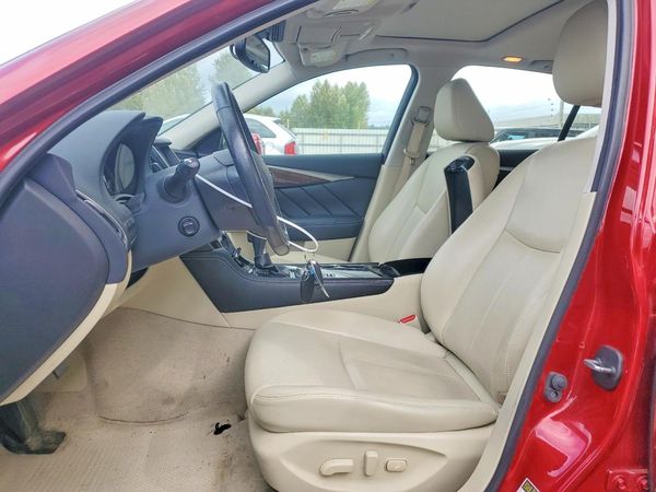 2015 INFINITI Q50