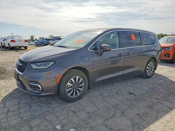 2022 CHRYSLER PACIFICA