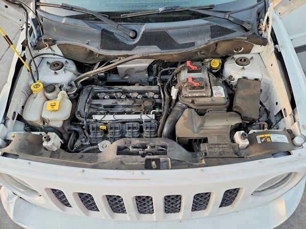2017 JEEP PATRIOT — Engine bay