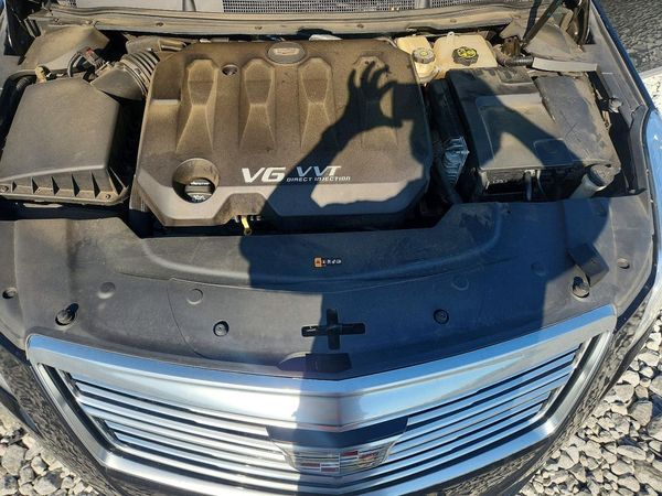 2016 CADILLAC XTS — Engine bay