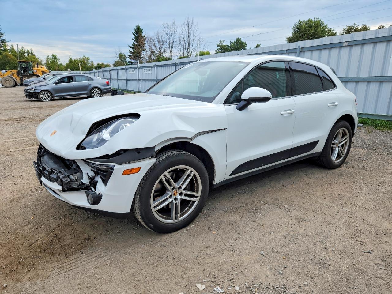 2017 PORSCHE MACAN — Front 3/4