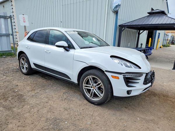 2017 PORSCHE MACAN — Passenger 3/4