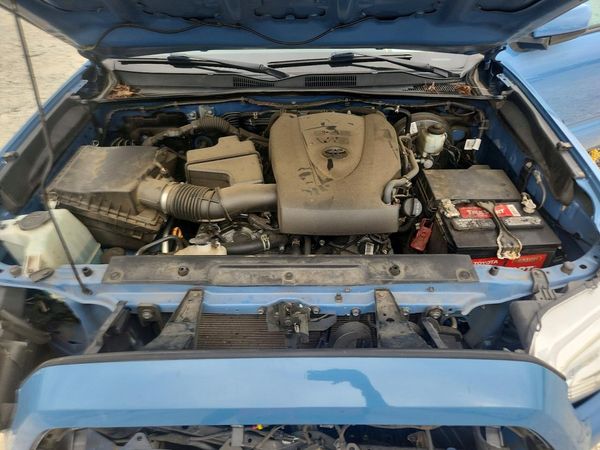 2019 TOYOTA TACOMA SR5