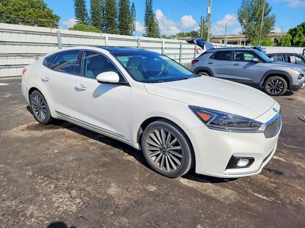 2017 KIA CADENZA — Passenger 3/4