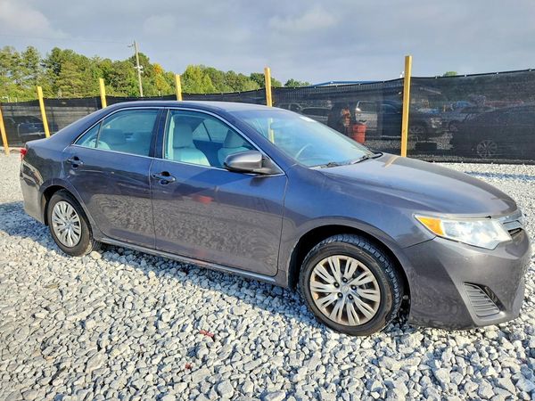 2014 TOYOTA CAMRY — Passenger 3/4