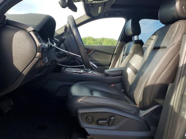 2017 AUDI Q7 quattro Premium Plus