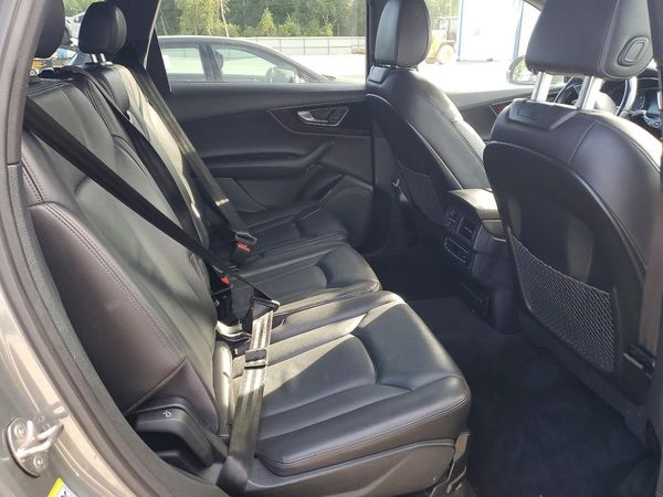 2017 AUDI Q7 quattro Premium Plus