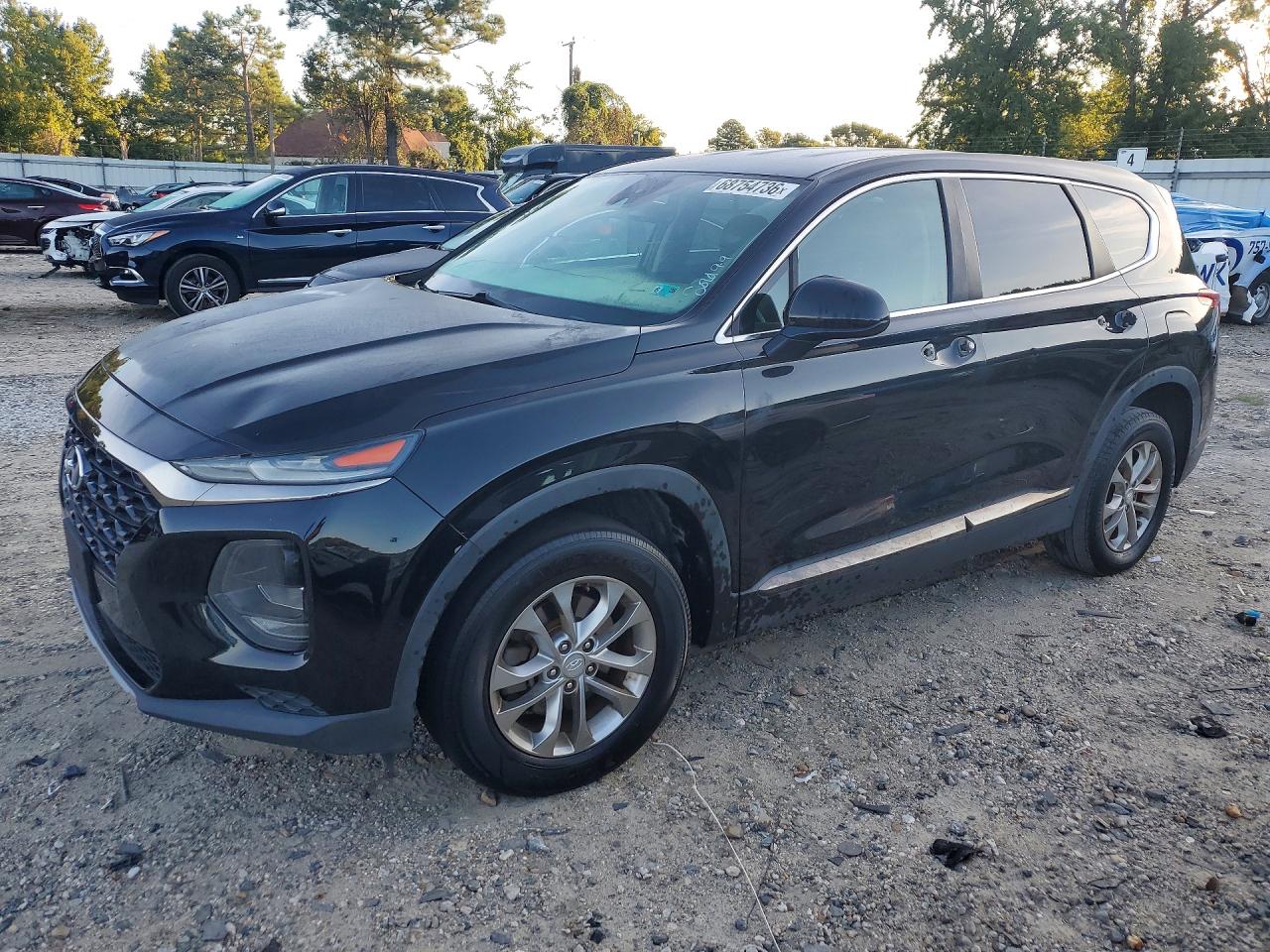 2019 HYUNDAI SANTA FE SE — Front 3/4