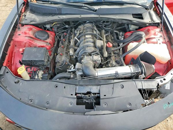 2014 DODGE CHARGER — Engine bay