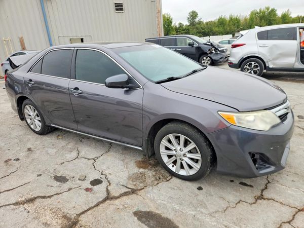 2014 TOYOTA CAMRY — Passenger 3/4