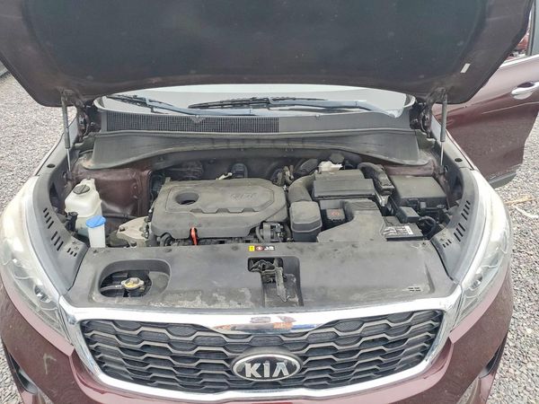 2019 KIA SORENTO L, LX, S — Engine bay