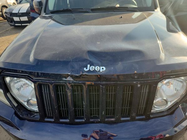 2012 JEEP LIBERTY Sport — Engine bay