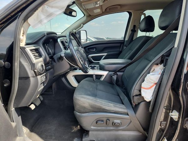 2019 NISSAN TITAN — DENT