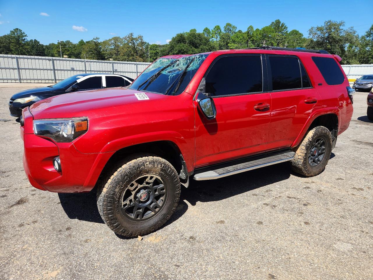 2019 TOYOTA 4RUNNER — Front 3/4