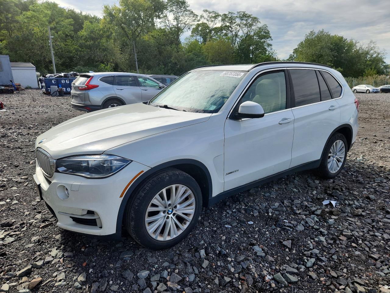 2015 BMW X5 xDrive50i — Front 3/4