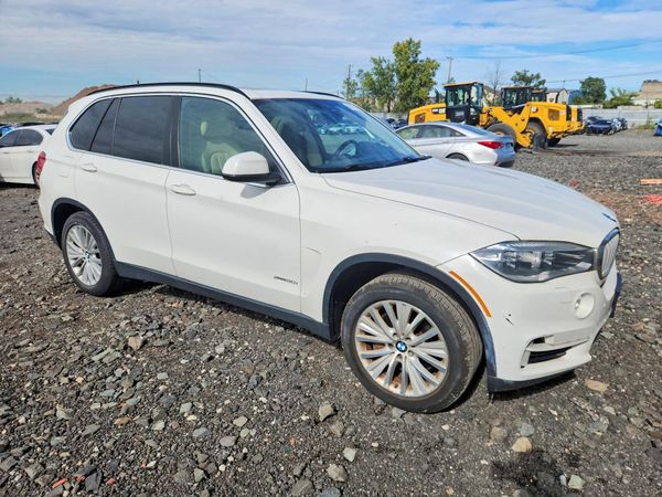 2015 BMW X5 xDrive50i — Passenger 3/4