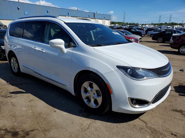 2017 CHRYSLER PACIFICA Touring L Plus