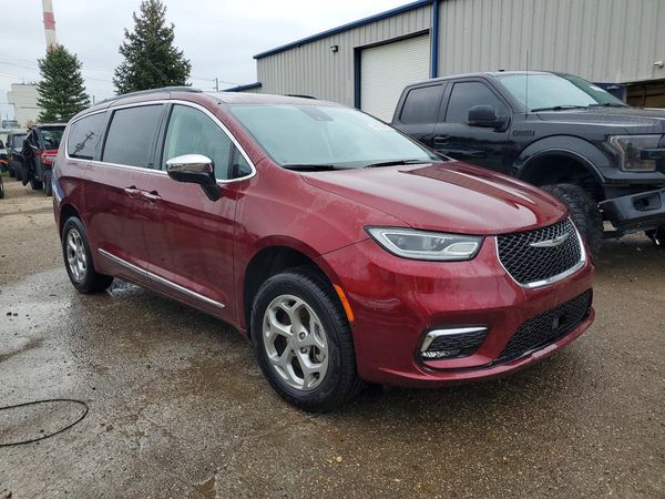 2023 CHRYSLER PACIFICA Limited — Passenger 3/4