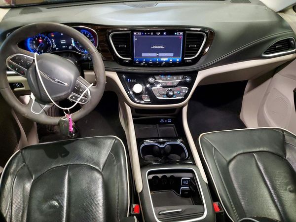 2023 CHRYSLER PACIFICA Limited — CKPT