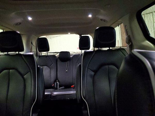 2023 CHRYSLER PACIFICA Limited — SUVN