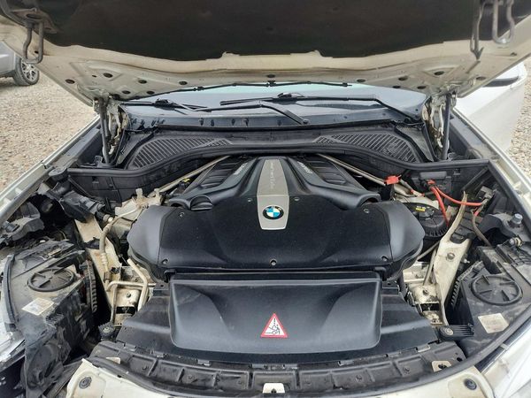 2017 BMW X5 — Engine bay