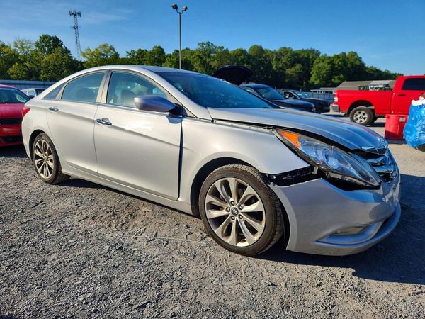 2013 HYUNDAI SONATA — Passenger 3/4