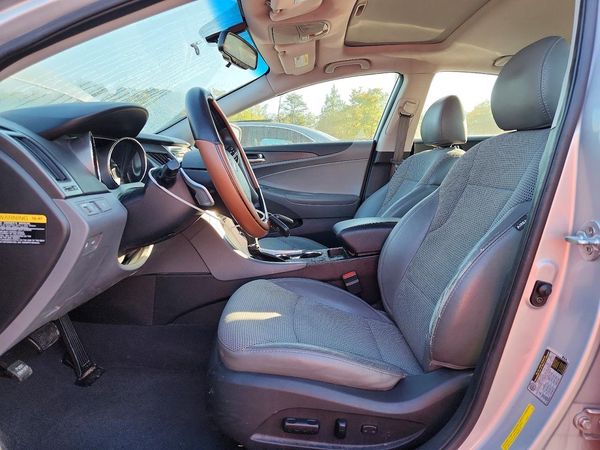 2013 HYUNDAI SONATA — DENT