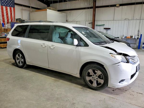 2015 TOYOTA SIENNA