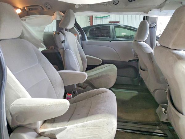 2015 TOYOTA SIENNA