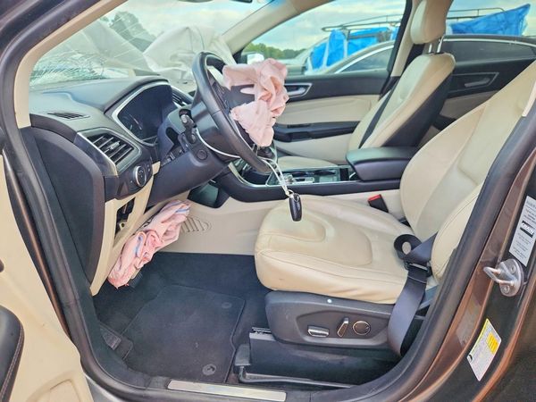 2019 FORD EDGE Titanium — DENT