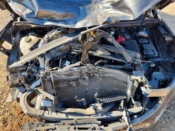 2019 FORD EDGE Titanium — Engine bay