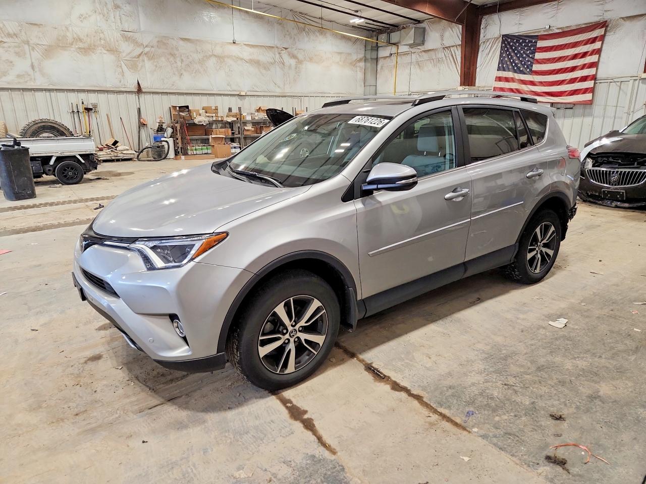 2017 TOYOTA RAV4 XLE — Front 3/4