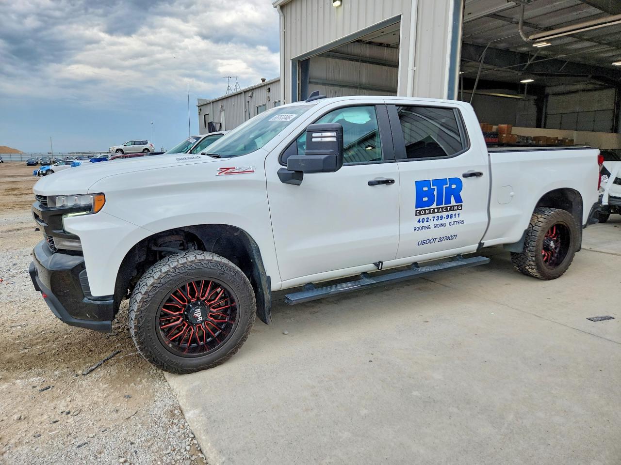 2022 CHEVROLET SILVERADO Trail Boss - LT — Front 3/4