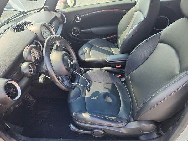 2014 MINI COOPER