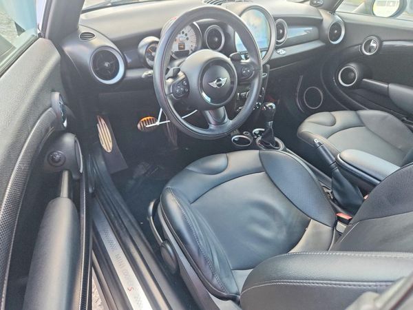 2014 MINI COOPER