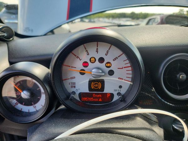 2014 MINI COOPER