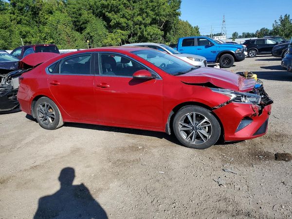 2022 KIA FORTE GT Line — Passenger 3/4