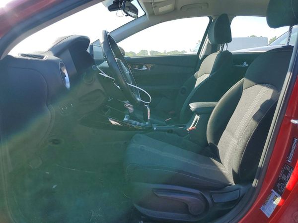 2022 KIA FORTE GT Line — DENT