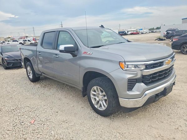 2023 CHEVROLET SILVERADO LT — Passenger 3/4