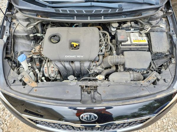 2018 KIA FORTE — Engine bay